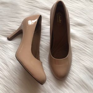 clarks nude heels